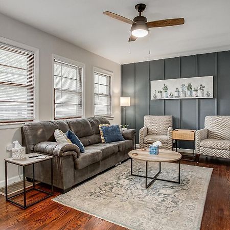 Chic Home With Huge Grassy Yard 7 Mins To Arrowhead Stadium Independence Zewnętrze zdjęcie