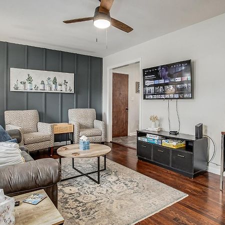 Chic Home With Huge Grassy Yard 7 Mins To Arrowhead Stadium Independence Zewnętrze zdjęcie