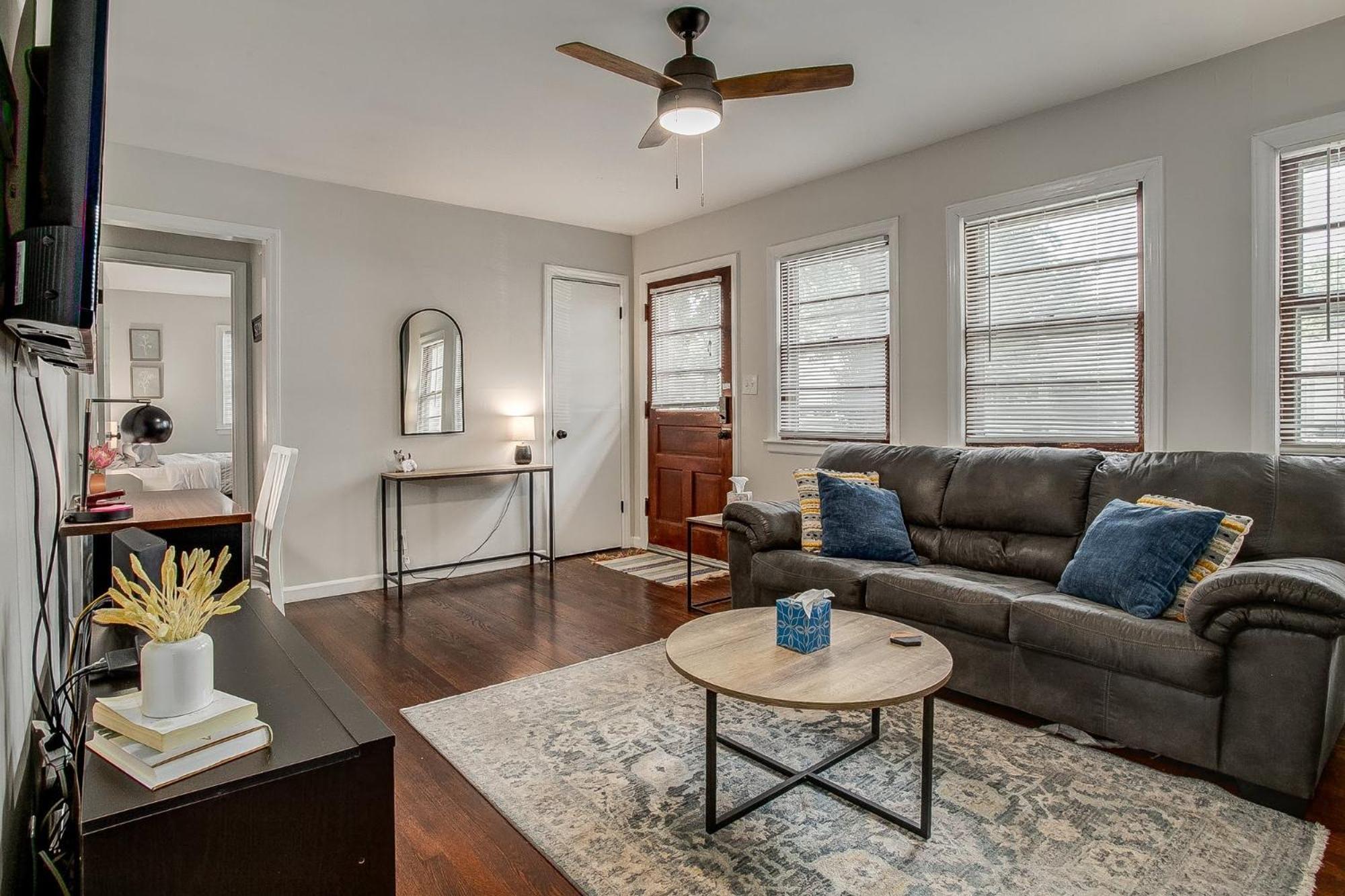 Chic Home With Huge Grassy Yard 7 Mins To Arrowhead Stadium Independence Zewnętrze zdjęcie