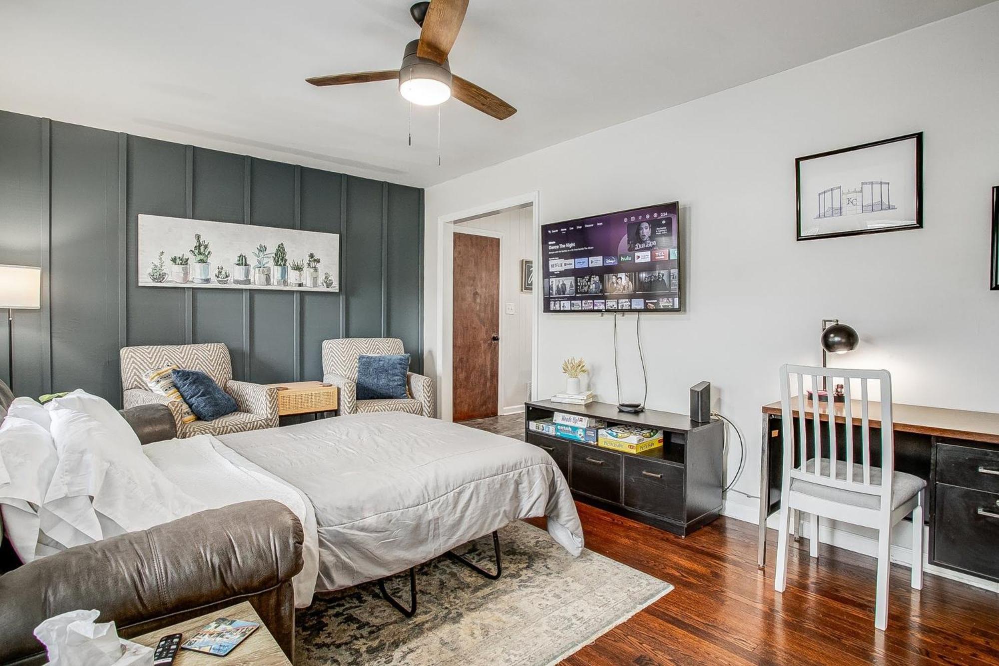 Chic Home With Huge Grassy Yard 7 Mins To Arrowhead Stadium Independence Zewnętrze zdjęcie
