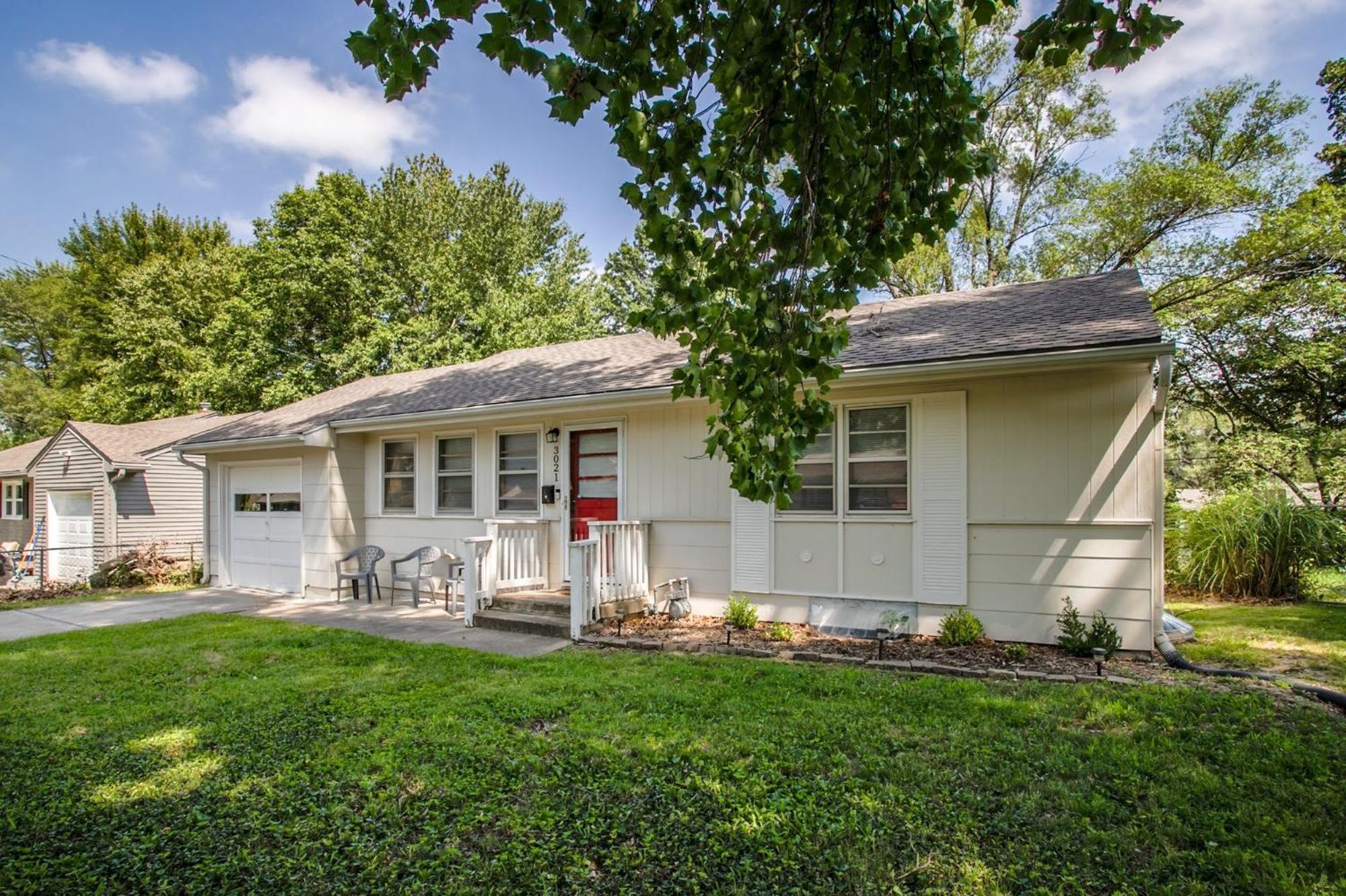Chic Home With Huge Grassy Yard 7 Mins To Arrowhead Stadium Independence Zewnętrze zdjęcie