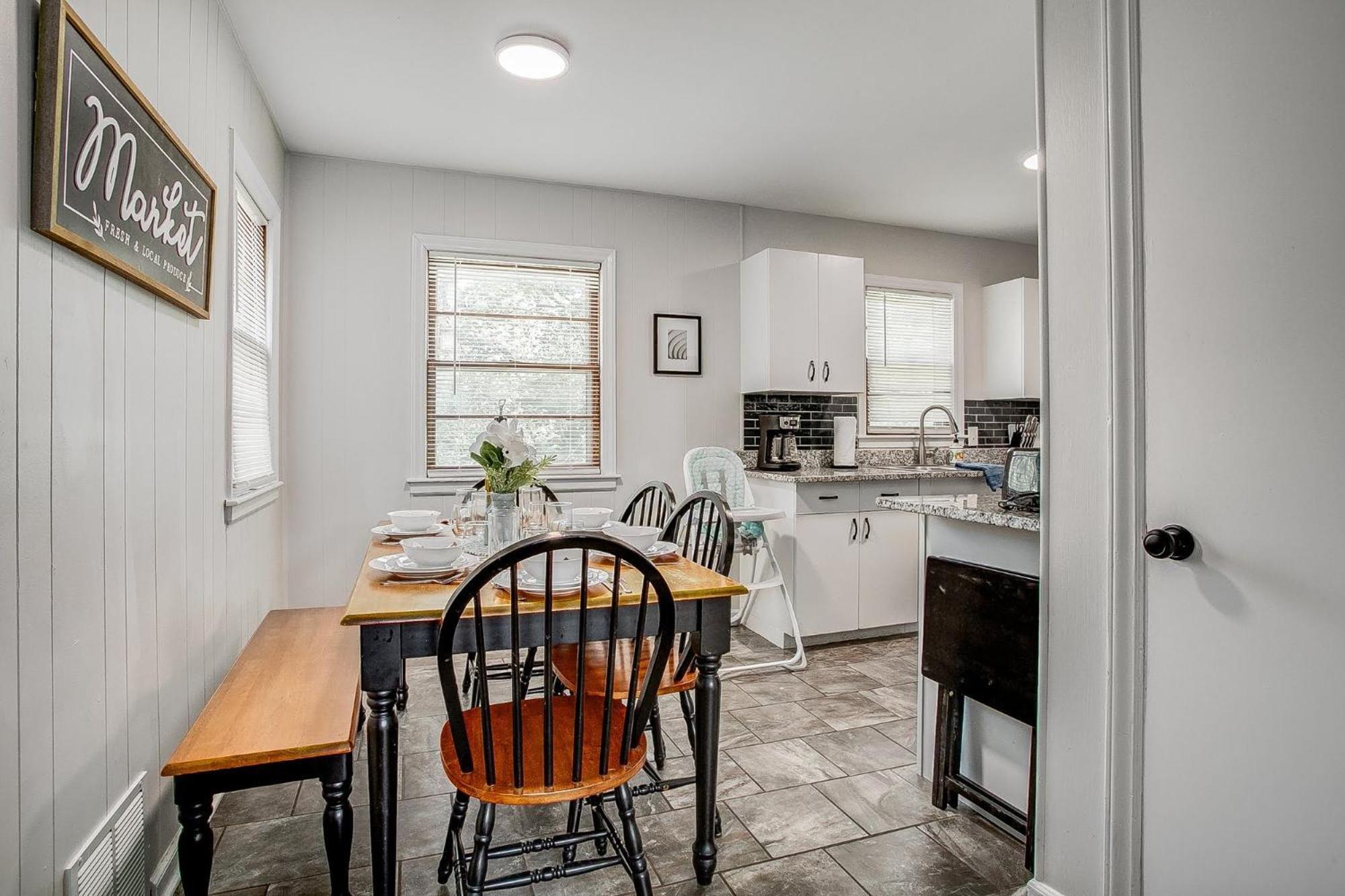 Chic Home With Huge Grassy Yard 7 Mins To Arrowhead Stadium Independence Zewnętrze zdjęcie