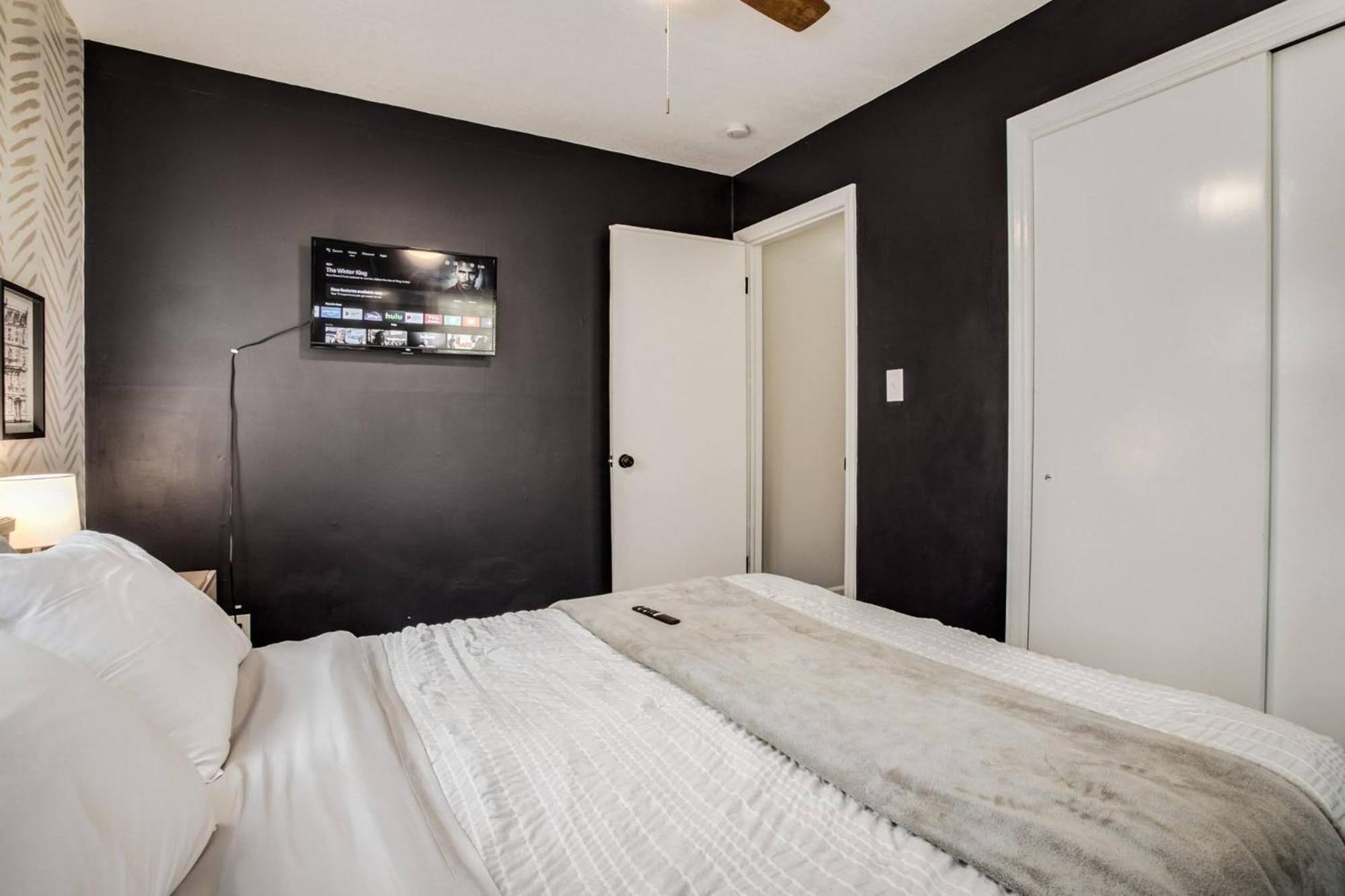 Chic Home With Huge Grassy Yard 7 Mins To Arrowhead Stadium Independence Zewnętrze zdjęcie