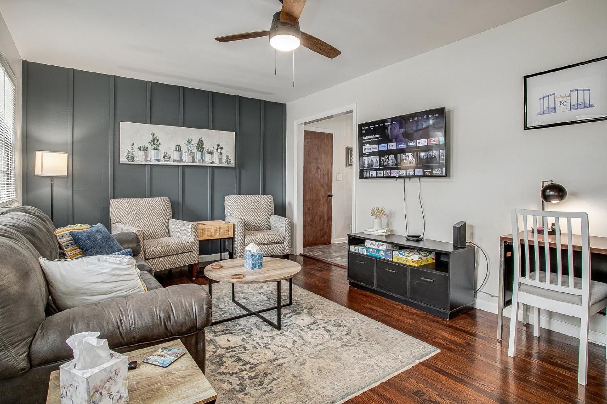 Chic Home With Huge Grassy Yard 7 Mins To Arrowhead Stadium Independence Zewnętrze zdjęcie