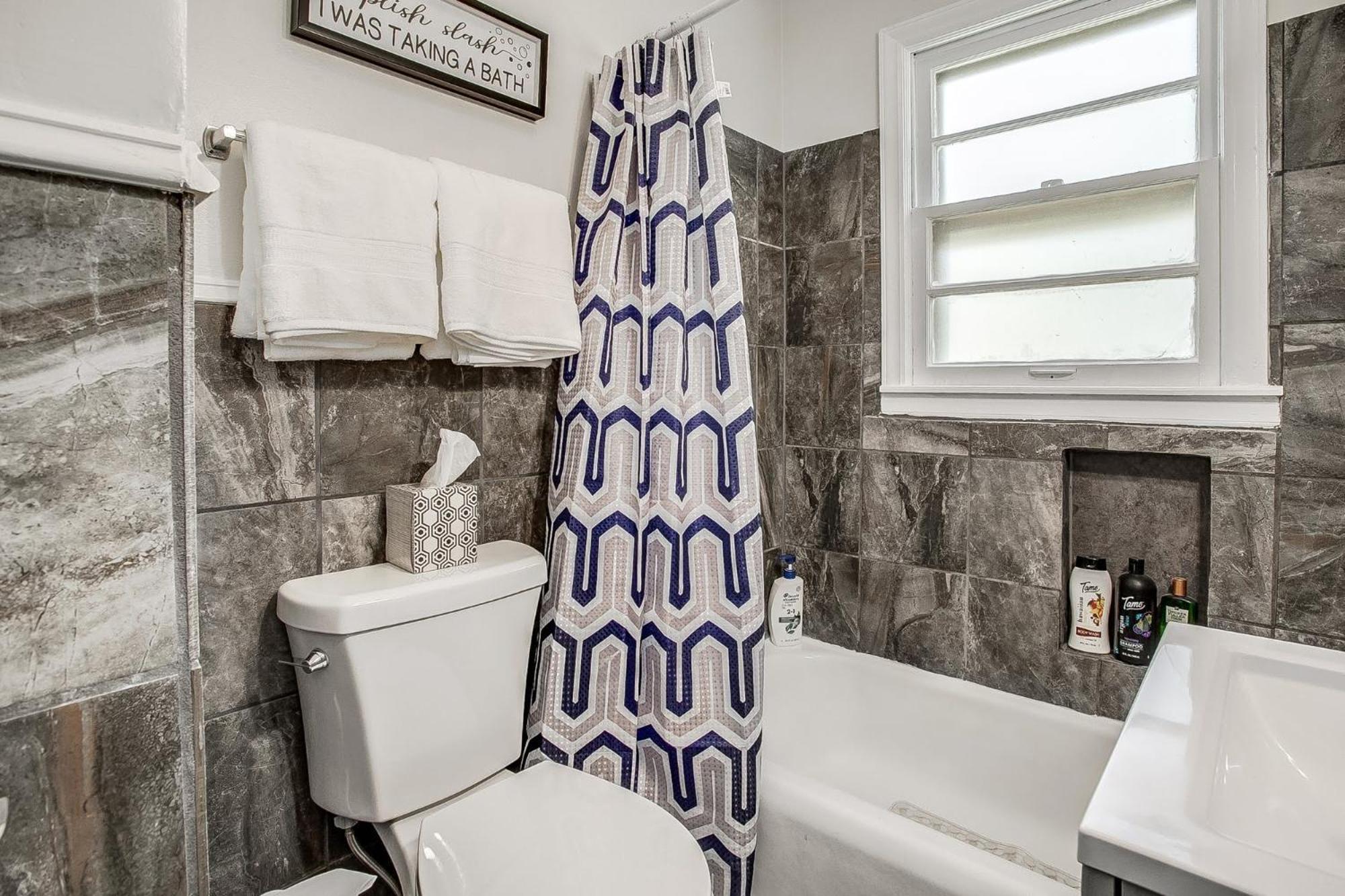 Chic Home With Huge Grassy Yard 7 Mins To Arrowhead Stadium Independence Zewnętrze zdjęcie